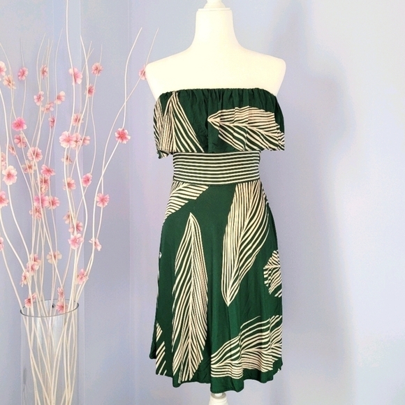 BCBGMaxAzria Dresses & Skirts - BCBGMAXARIA Strapless Swing Mini Dress